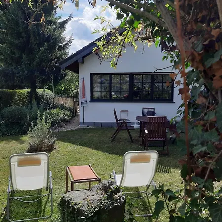 Mit Eigenem Eingang Und Garten Fuer 2-4 Personen Appartement *