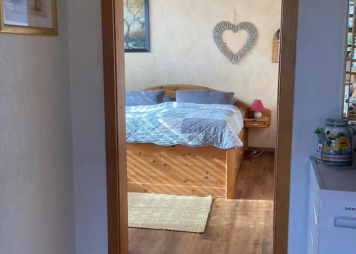 Mit Eigenem Eingang Und Garten Für 2-4 Personen