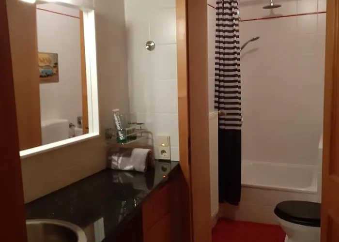 Mit Eigenem Eingang Und Garten Für 2-4 Personen *