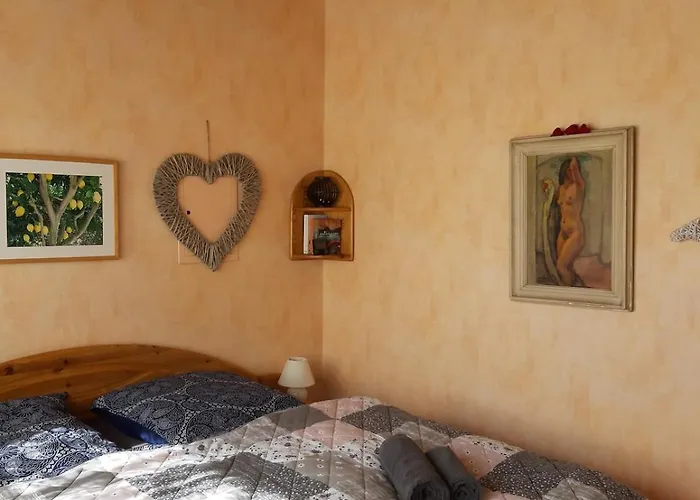 Mit Eigenem Eingang Und Garten Für 2-4 Personen